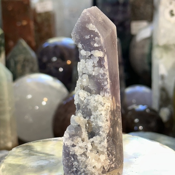 🔥SALE🔥 Grape Agate 4 Sided Crystal Point With One Side Raw Stone! - Picture 7 of 8